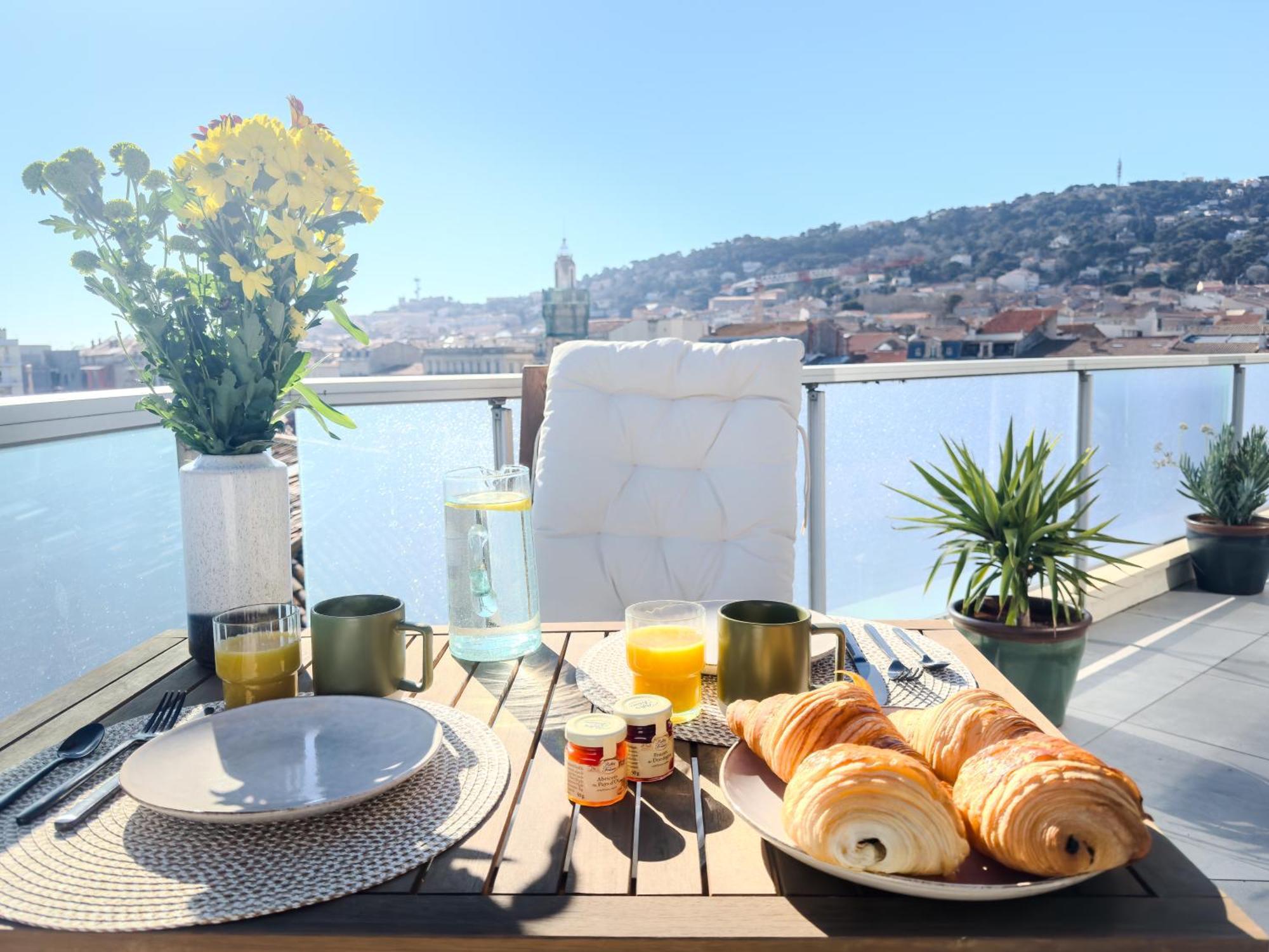 L'escale Setoise , Terrasse, Vue Mont St Clair Appartement *